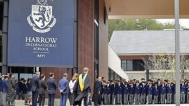 Å@ÉnÉçÉEÉCÉìÉ^Å[ÉiÉVÉáÉiÉãÉXÉNÅ[Éãà¿î‰ÉWÉÉÉpÉìÇÃäJçZÇPé¸îNÇèjÇ§éÆìTÅÅÇPÇSì˙åﬂëOÅAä‚éËåßî™î¶ïΩés