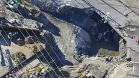 Å@åßìπÇ™ä◊ñvÇµÉgÉâÉbÉNÇ™ì]óéÇµÇΩçÈã åßî™í™ésÇÃéñåÃåªèÍÅÅÇUì˙