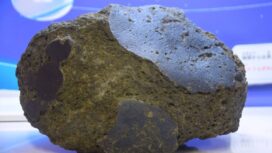 @ìÉÅ­©³ê½¢EÅåÌuÎ¯ÌÎvBQOQTNåãEÖ¼ÅW¦³êéQSNXPVúAs§ìsÌ§Én¤