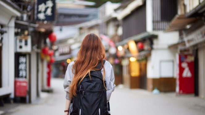 
					Cara Wisata di Jepang Tanpa Bisa Bahasa Jepang: Tips dan Trik