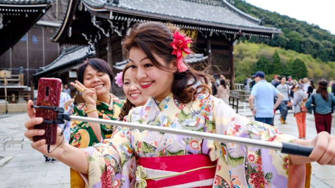 
					Sopan tapi Tidak Akrab: Dilema dalam Berinteraksi dengan Orang Jepang