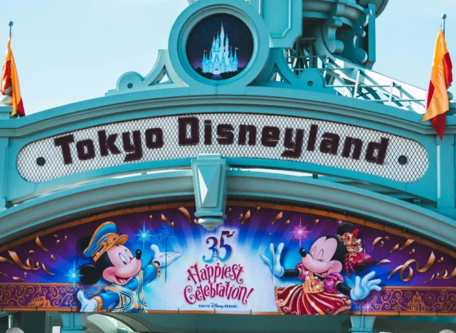 
					Operator Tokyo Disneyland Targetkan Penjualan 1 Triliun Yen pada 2035