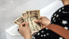 A customer counts Japanese 10,000 yen banknotes at the Birdy Exchange in Hong Kong, China, on Wednesday, June 16, 2022. Amateur investors have been coming to swap their bills for yen at Birdy Exchange, seeing a buying opportunity in the currency's fall to its weakest levels against the Hong Kong dollar since 2002.