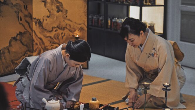 
					Frasa Aneh Tapi Umum: ‘Yoroshiku Onegai Itashimasu’ vs ‘Yoroshiku Onegai Shimasu’