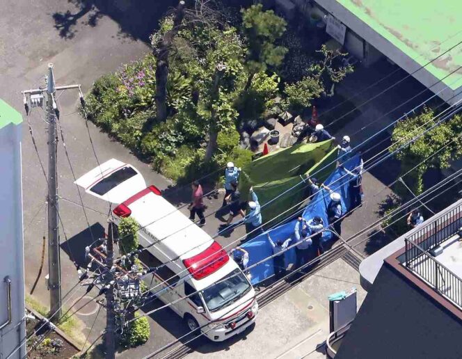 
					Dua Pria Masuk Paksa ke SD di Tokyo, Lima Guru Terluka