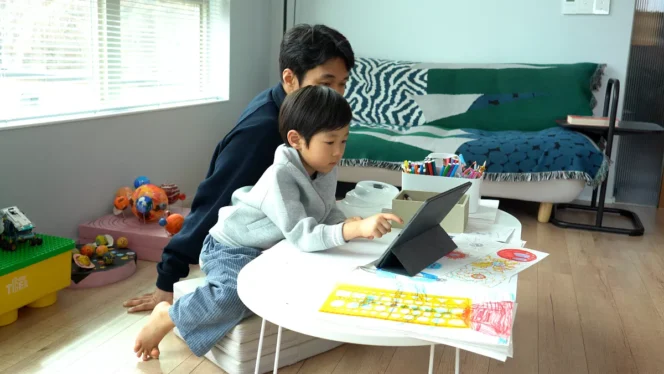 
					Survei: Orang Tua di Jepang Mulai Andalkan AI untuk Mengasuh Anak dan Mengurangi Stres