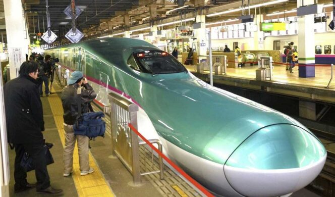 
					Kereta Shinkansen Tabrak Beruang, 5 Jadwal Tertunda dan Ribuan Penumpang Terdampak