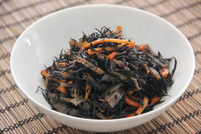 
					Hijiki: Rumput Laut Hitam yang Kaya Nutrisi, Pelengkap Sehat di Meja Makan