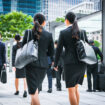 Students walk toward job interview in Tokyo. (Photo by Tsuyoshi Tamehiro)