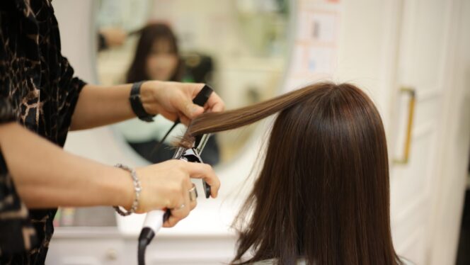 
					Bahasa Jepang di Salon Kecantikan: Cara Bilang ‘Potong Sedikit Saja’ sampai ‘Warnai Rambut’