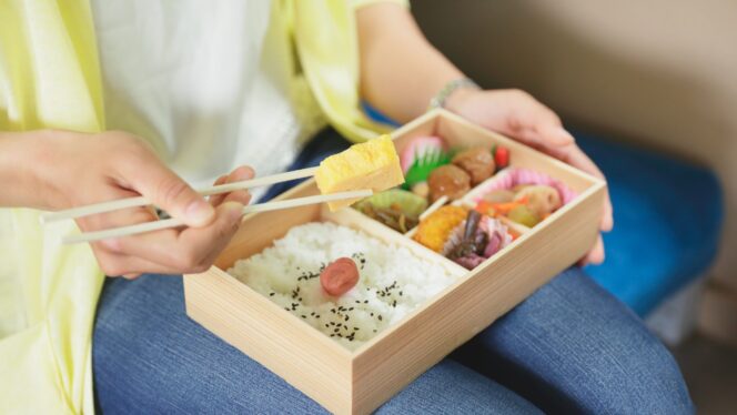 
					🍱 Bento Ibu Jepang: Lebih dari Bekal, Ini Bentuk Kasih Sayang