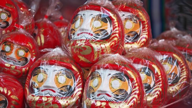 
					Daruma: Boneka Bulat Simbol Ketekunan dan Keberuntungan Orang Jepang
