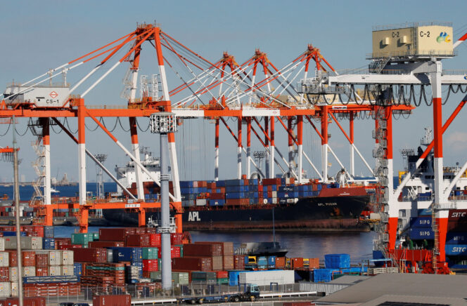 
					Containers are seen at an industrial port in Yokohama, Japan, January 16, 2017.    REUTERS/Kim Kyung-Hoon