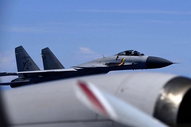 
					Jet Tempur China Terbang Dekat Pesawat Pengintai Jepang di Perairan Internasional, Timbulkan Ketegangan