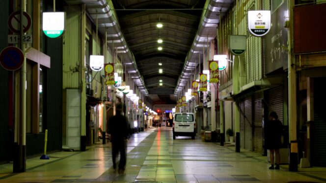 
					Jalan Kaki Tengah Malam di Jepang: Aman Nggak Sih?