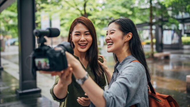 
					🎥 Tips Ngevlog Sendiri di Jepang Tanpa Bikin Orang Jepang Risih