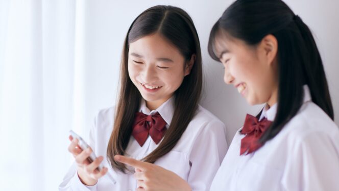 
					Singkatan di Chat Jepang: Apa itu ‘w’, ‘www’, ‘orz’, dan Lainnya?
