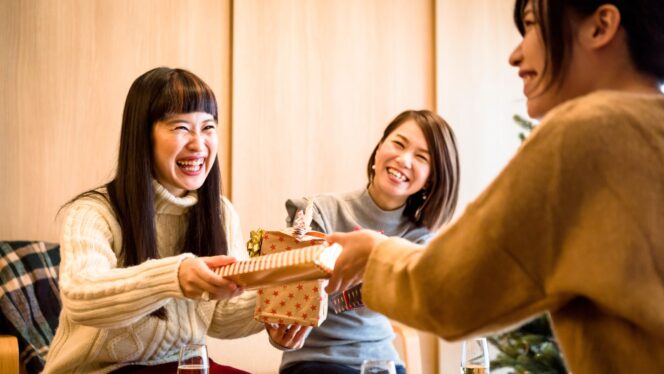 
					Ucapan dalam Bahasa Jepang Saat Menerima Hadiah: Biar Terlihat Sopan dan Menghargai!