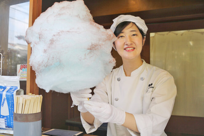 
					綿菓子 (Wata-gashi): Awan Manis yang Meleleh di Mulut, Ikon Festival Musim Panas Jepang