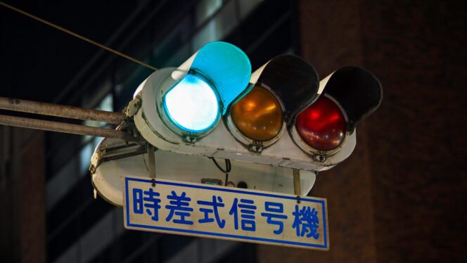 
					Kenapa Lampu Lalu Lintas di Jepang Disebut Biru, Bukan Hijau?