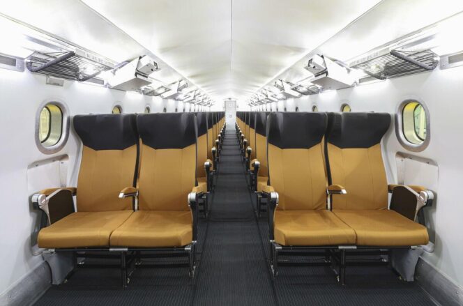
					Kursi di Kereta Maglev Tokyo–Nagoya Tak Bisa Direbahkan, Demi Ruang Kaki dan Bagasi Lebih Lega