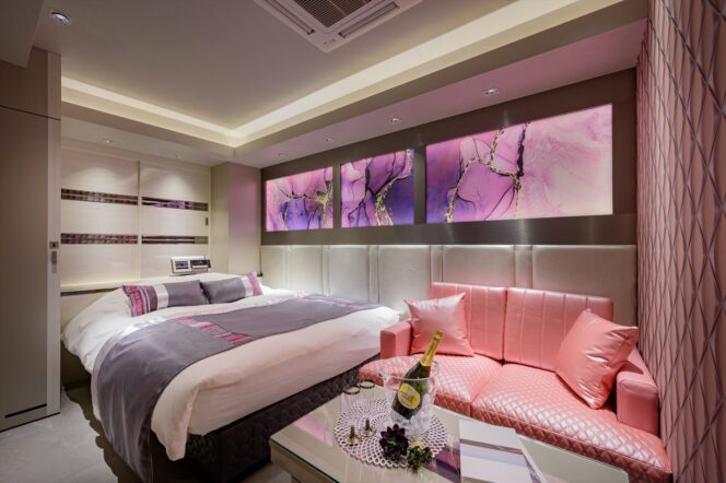 
					Love Hotel: Fenomena Sosial Unik dalam Kehidupan Modern Jepang