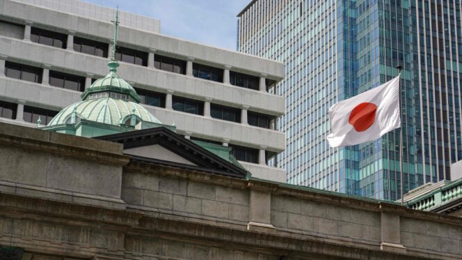 
					Anggota Dewan BOJ Serukan Kenaikan Suku Bunga demi Cegah Distorsi Ekonomi