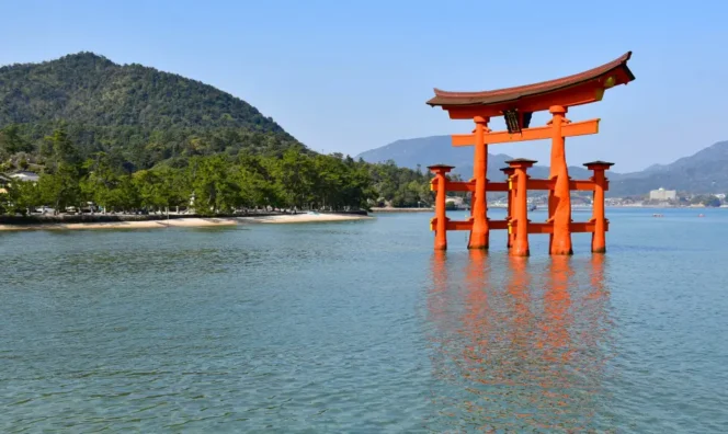
					Pulau Miyajima Catat Rekor Hampir 5 Juta Wisatawan pada 2025