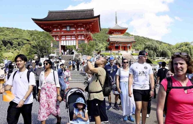 
					Jepang Siapkan Panduan Tarif Ganda di Fasilitas Wisata Publik untuk Atasi Overtourism