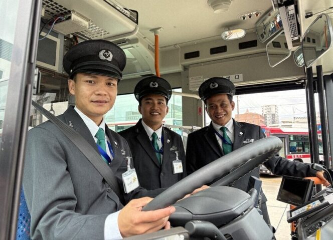 
					Tiga WNI Mulai Bertugas sebagai Sopir Bus di Jepang Lewat Visa Tokutei Ginou