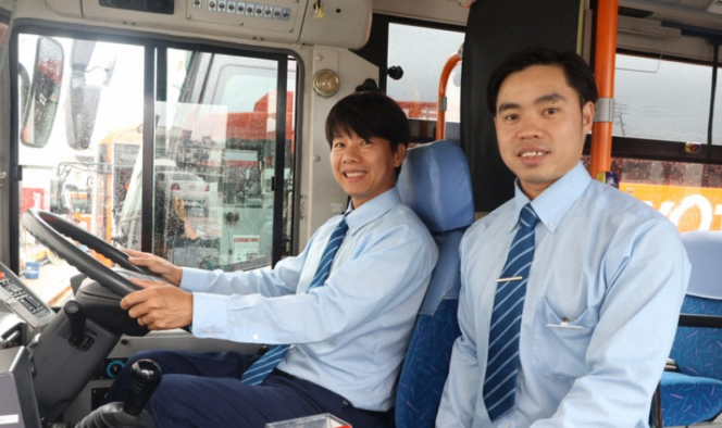 
					Dua Warga Vietnam Jadi Sopir Bus Asing Pertama di Shikoku, Jepang