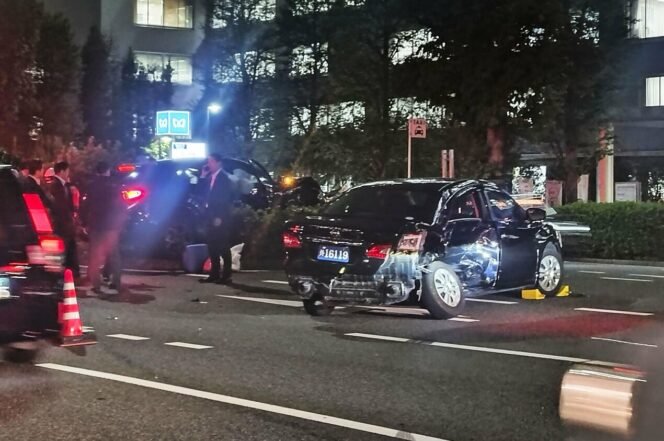 
					Mobil Berdiplomatik Rusia Tabrakan di Depan Kementerian Luar Negeri Jepang, Empat Orang Terluka